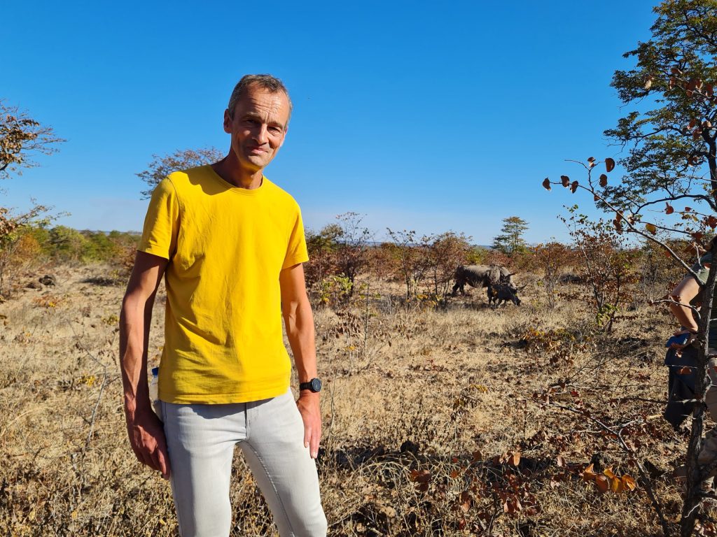 Auf Safari im Mosi-oa-Tunya-Nationalpark. Seitdem steht für mich fest: Nashörner sind die Besten!