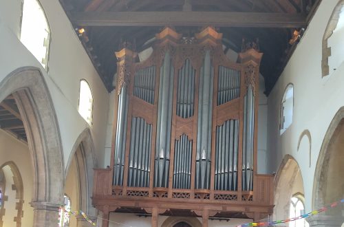 Die Orgel in der St. St Leonard's Church in Hythe, Kent